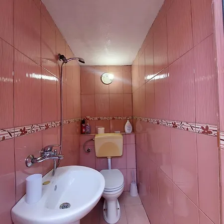 Couette-café Gex Tirana